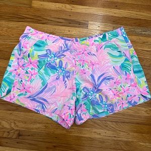 Lilly Pulitzer ocean view pull on shorts. Size L. VERY gently worn!